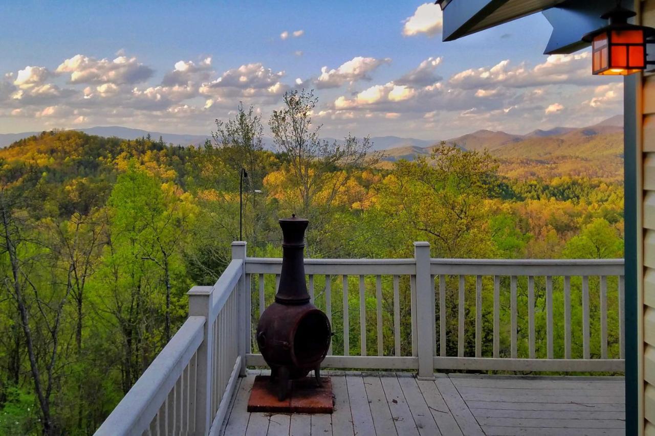 Secluded Mountain Home With Stunning Views And Deck! 布赖森城 外观 照片