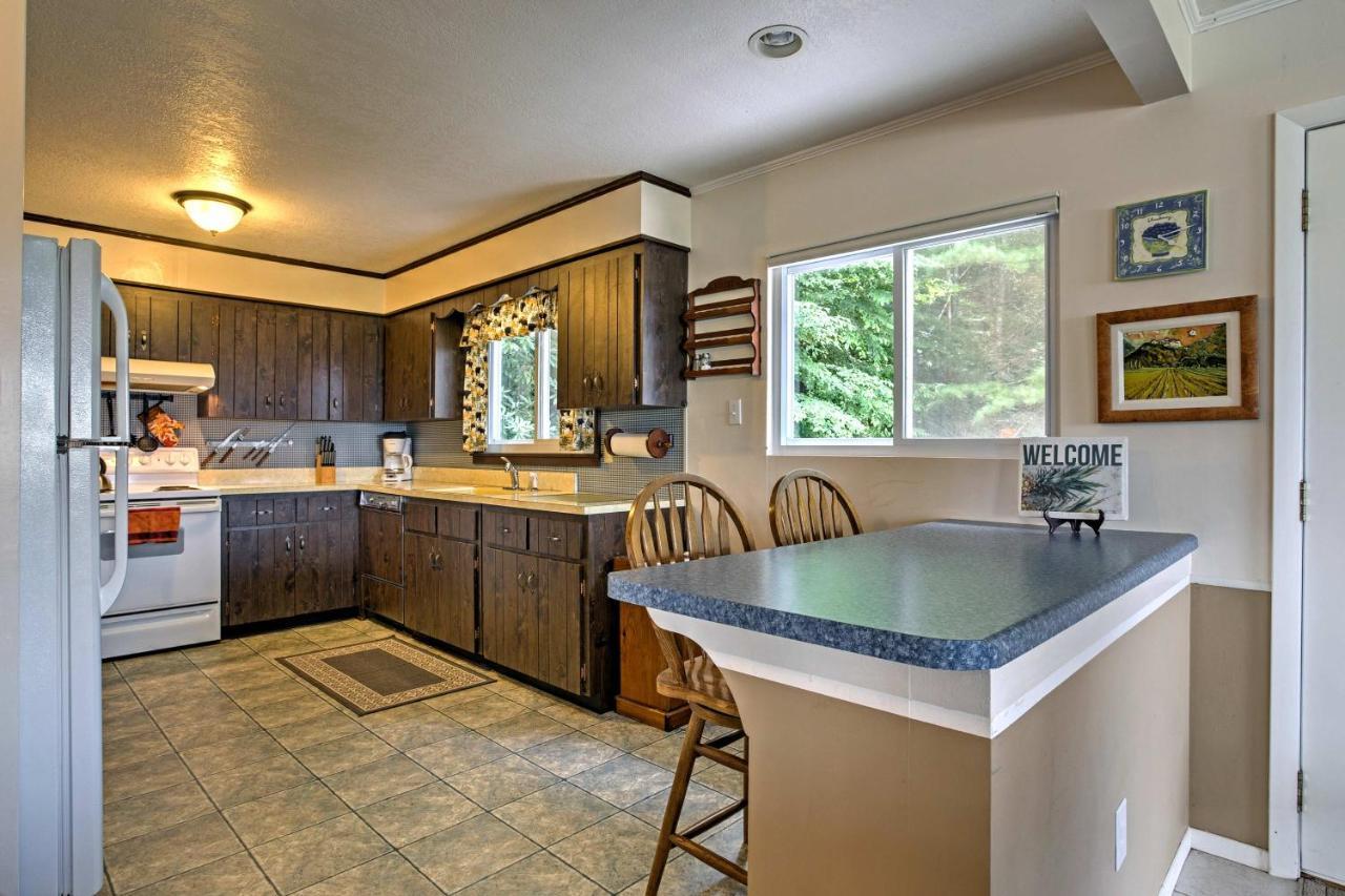 Secluded Mountain Home With Stunning Views And Deck! 布赖森城 外观 照片